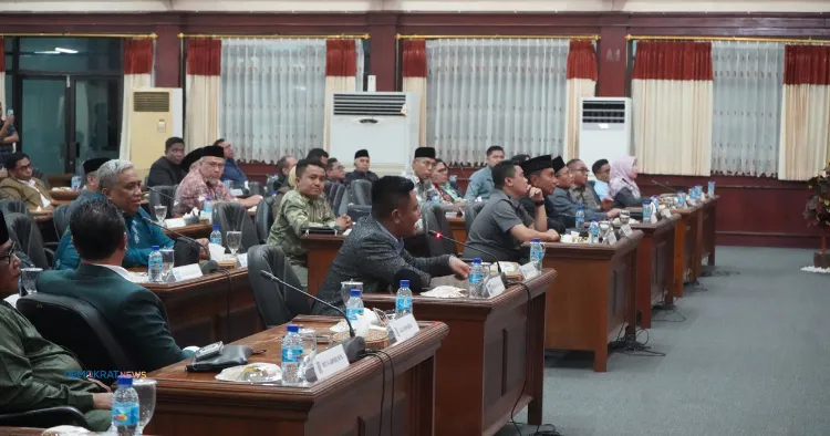 ketua-fpd-dprd-ntb-di-rapat-paripura-dewan