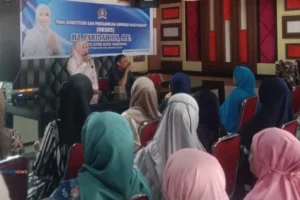 Anggota Dprd Kota Parepare Hj Farida Hs Berbicara Dalam Kegiatan Reses