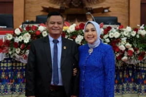 Indra Jaya Usman Bersama Istri Tercinta