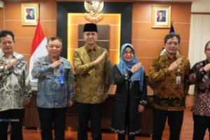 Menteri Transmigrasi Iftitah Sulaiman Suryanegara Bersama Bupati Pandeglang Dan Jajaran