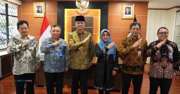Menteri Transmigrasi Iftitah Sulaiman Suryanegara Bersama Bupati Pandeglang Dan Jajaran