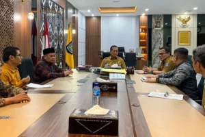 Lalu Muhammad Iqbal Memimpin Diskusi