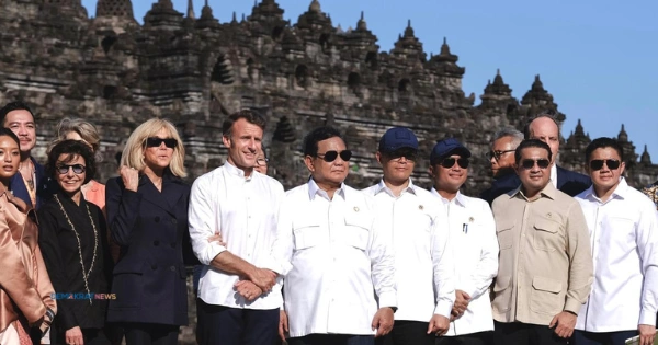 Macron Tutup Kunjungan Di Indonesia Dengan Ziarah Ke Borobudur