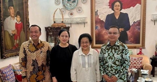 Megawati Bersama Puan Maharani Dan Dasco