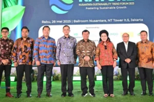 Menteri Transmigrasi M. Iftitah Sulaiman Suryanegara