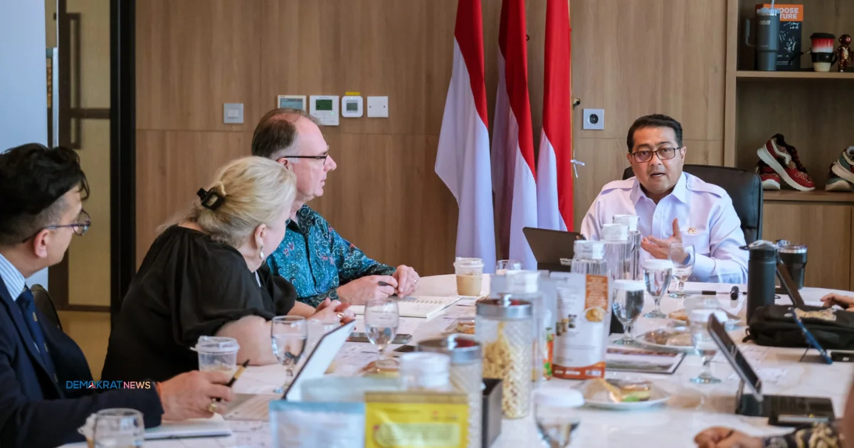 Teuku Riefky Harsya Dan Rmit Univ