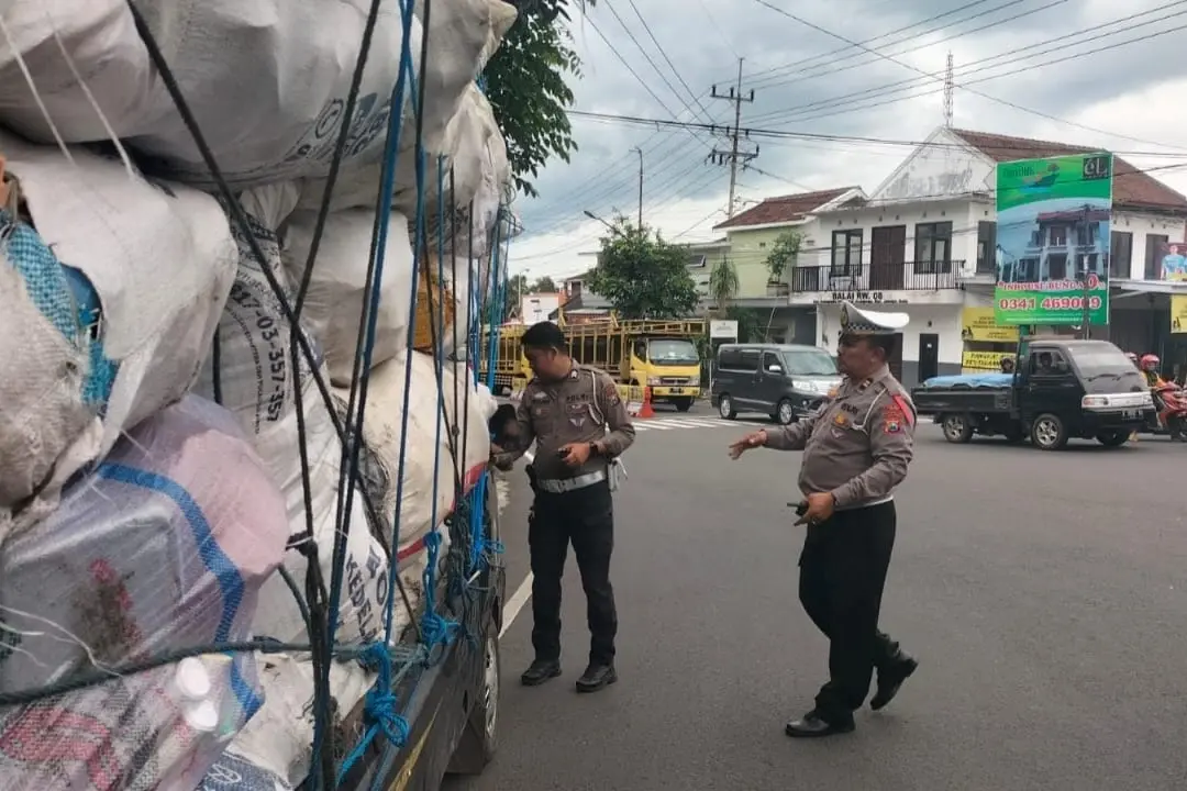 Kendaraan Odol Diberhentikan Polisi