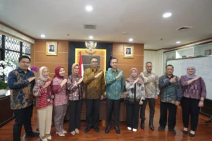 Menteri Transmigrasi M. Iftitah Sulaiman Suryanagara Bersama Pimpinan Pco Membahas Transformasi Program Transmigrasi