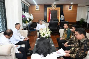 Menteri Transmigrasi M. Iftitah Sulaiman Suryanagara Menerima Kunjungan Pemkab Buton Utara