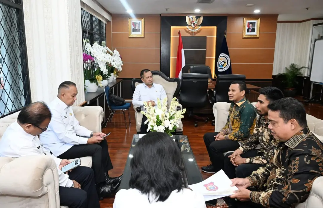 Menteri Transmigrasi M. Iftitah Sulaiman Suryanagara Menerima Kunjungan Pemkab Buton Utara