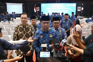 Menteri Transmigrasi Muhammad Iftitah Sulaiman Suryanagara