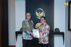 Pertemuan Menteri Pu Dengan Bupati Tana Toraja Pertemuan Menteri Pu Dengan Bupati Tana Toraja