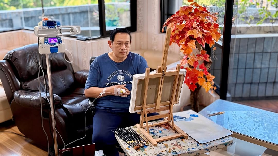 Sby Melukis Dengan Tangan Kiri Di Rs