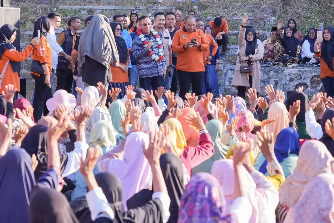 Wali Kota Bima Saat Sosialisasi Pkh Daerah