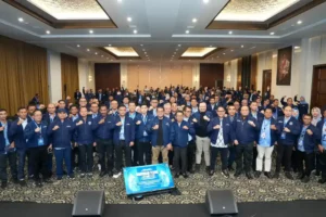 Menteri Ekraf Foto Bersama Peserta Bimtek Fpd Seindonesia Menteri Ekraf Foto Bersama Peserta Bimtek Fpd Seindonesia