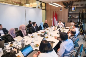 Menteri Ekraf Teuku Riefky Harsya Dan Pendiri Esq Leadership Ary Ginanjar