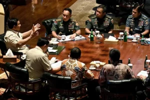 Prabowo Pimpin Rapat Pertahanan