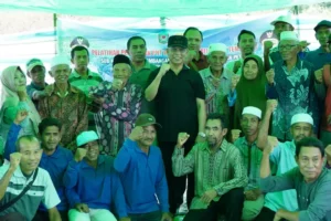 Wali Kota Bima Bersama Petani Tembakau