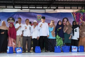 Wali Kota Bima Serahkan Bantuan Disabilitas