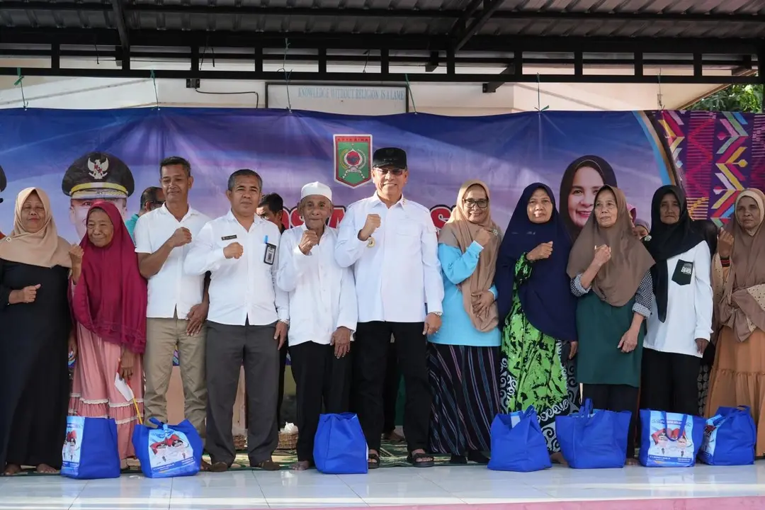 Wali Kota Bima Serahkan Bantuan Disabilitas