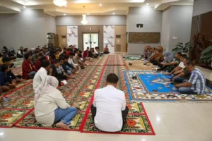 Gubernur Ntb Lalu Muhamad Iqbal Saat Silaturahmi Dengan Mahasiswa Dan Organisasi Pemuda Gubernur Ntb Lalu Muhamad Iqbal Saat Silaturahmi Dengan Mahasiswa Dan Organisasi Pemuda