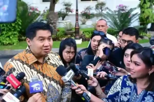 Maruarar Sirait Memberikan Keterangan Pers