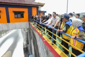Menko Ahy Tinjau Bendungan Jatigede