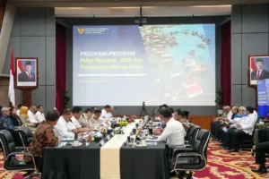 Menteri Ekraf Teuku Riefky Harsya Saat Rapat Koordinasi Paket Ekonomi 2025 Menteri Ekraf Teuku Riefky Harsya Saat Rapat Koordinasi Paket Ekonomi 2025