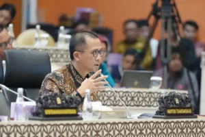 Menteri Transmigrasi Saat Rapat Kerja Dpr