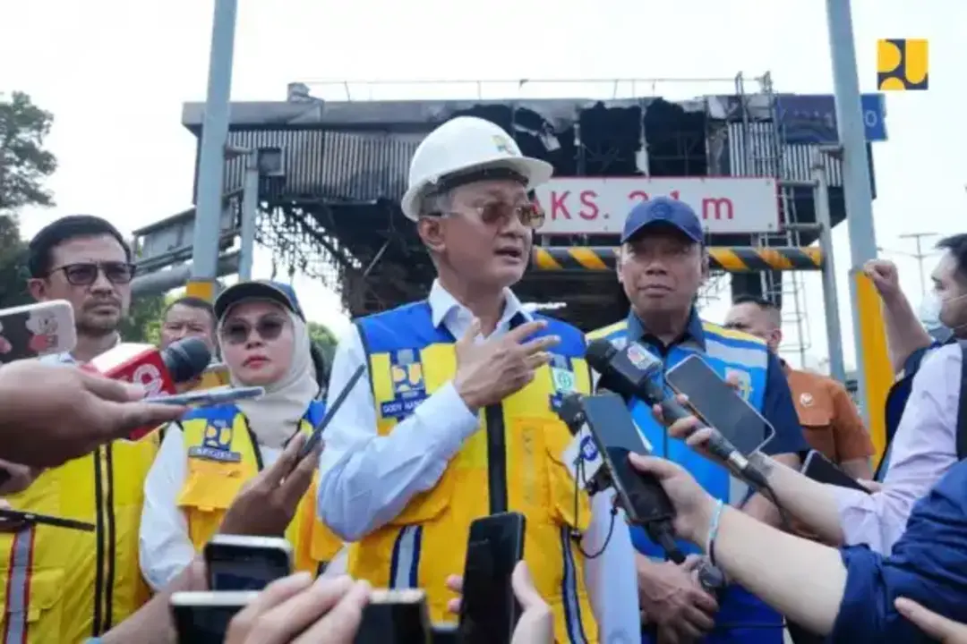 Peninjauan Kerusakan Gerbang Tol Jakarta