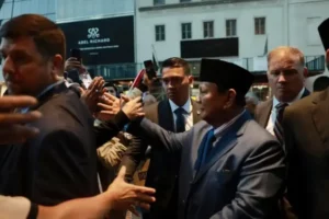 Prabowo Bersalaman Dengan Para Diaspora Indonesia Di New York