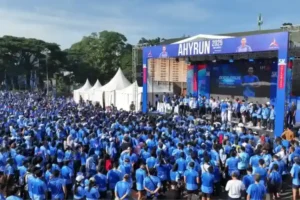 Ahy Lepas 6.000 Pelari Di Bandung