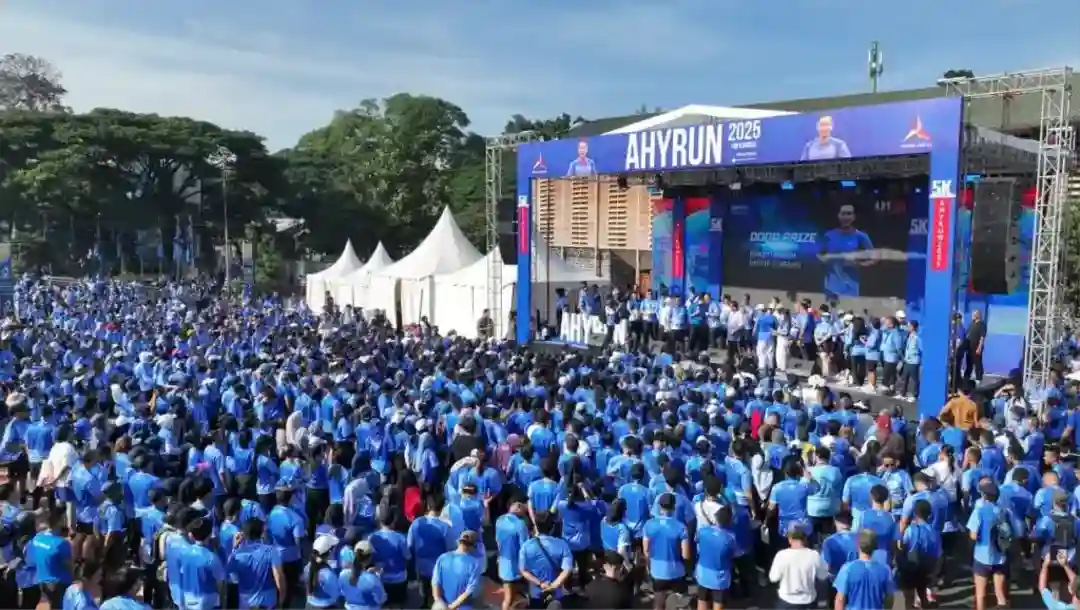 Ahy Lepas 6.000 Pelari Di Bandung