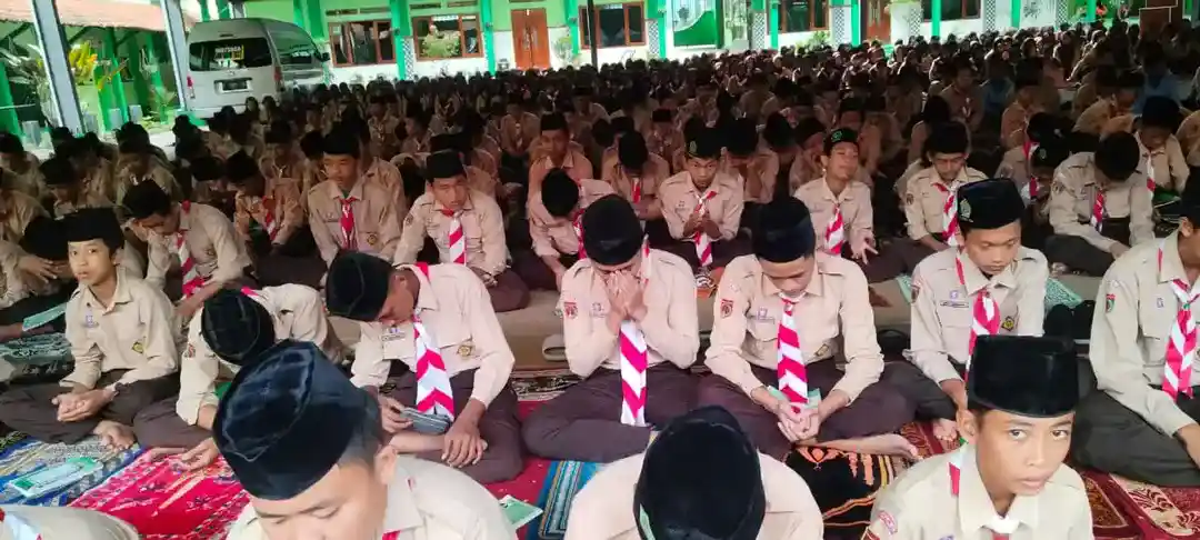 Bersama Mtsn 3 Tegal Untuk Korban Tragedi Ponpes Al Khoziny Doa