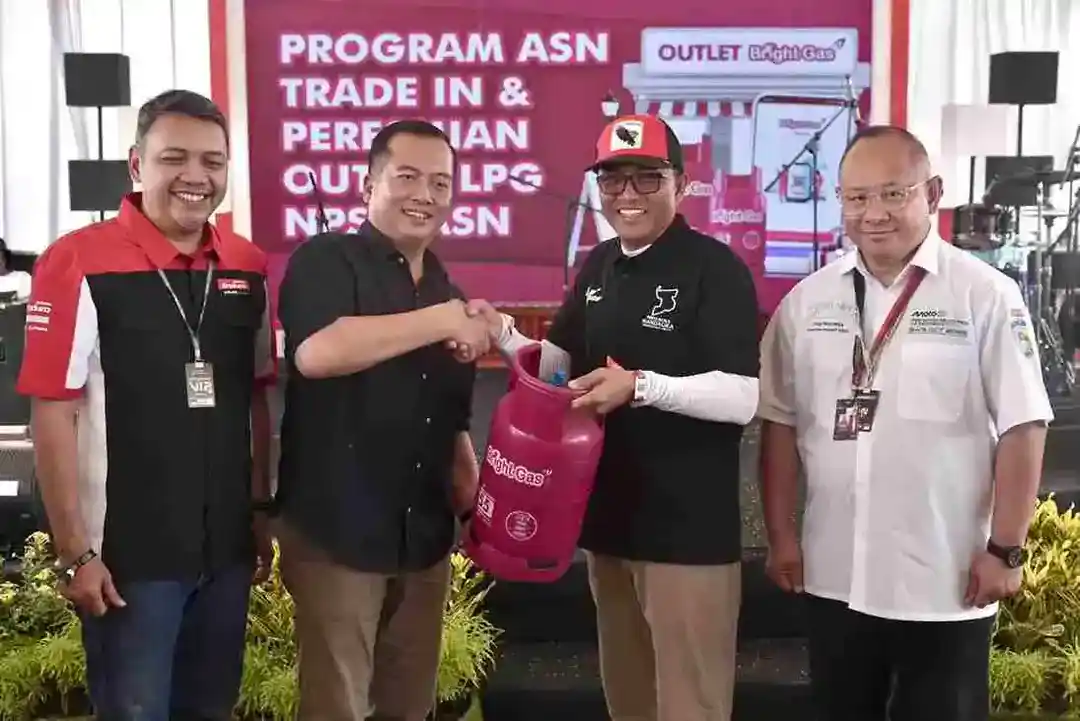 Gubernur Ntb Lalu Muhammad Iqbal Saat Peluncuran Program Elpiji Nonsubsidi Untuk Asn