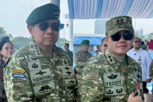 Sby Hadiri Hut Tni Kenakan Seragam Pdl Baru Sby Hadiri Hut Tni Kenakan Seragam Pdl Baru