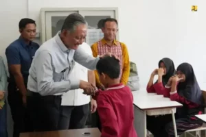 Menteri Pu Tinjau Sekolah Rakyat Medan Menteri Pu Tinjau Sekolah Rakyat Medan