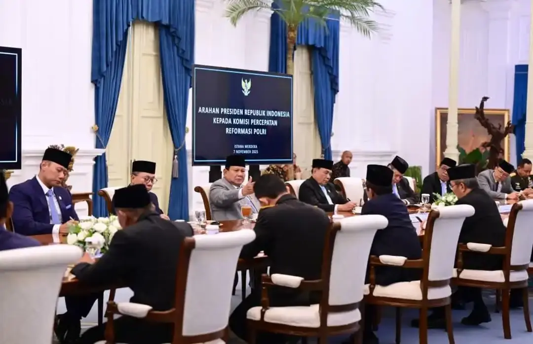 Prabowo Beri Arahan Komisi Reformasi Polri