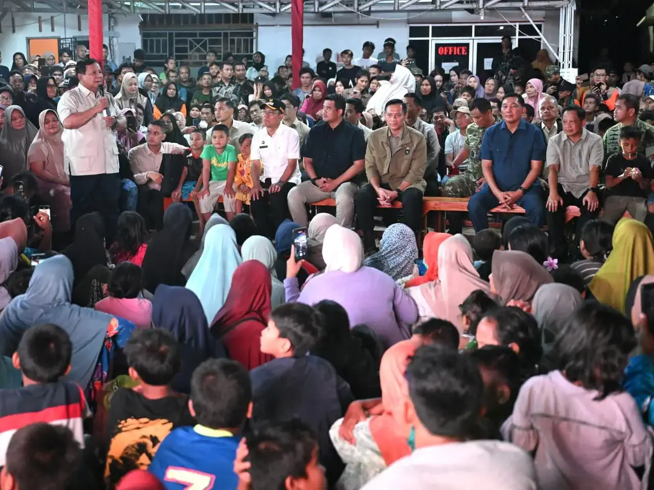 Presiden Prabowo Rayakan Tahun Baru Bersama Korban Banjir