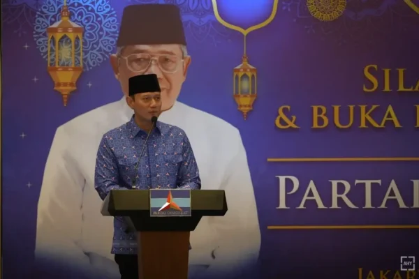 Ahy Sampaikan Pidato Di Acara Buka Puasa Demokrat