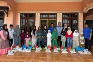 Ketua Dpc Demokrat Labuhanbatu Serahkan Sembako