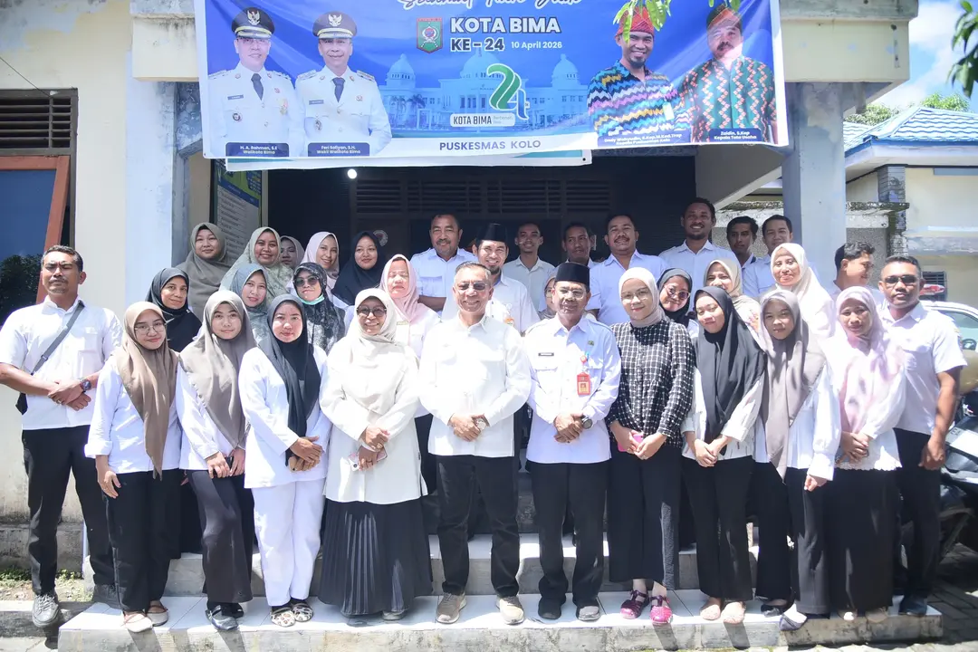 Wali Kota Bima Bersama Tenaga Kesehatan Puskesmas Kolo