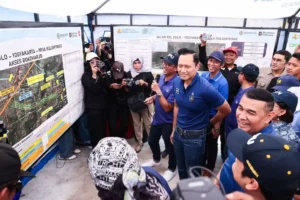 Ahy Tanam Pohon Di Koridor Tol Prambanan Purwomartani
