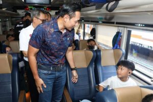 Ahy Tinjau Kesiapan Mudik Kereta Api Di Stasiun Pasar Senen
